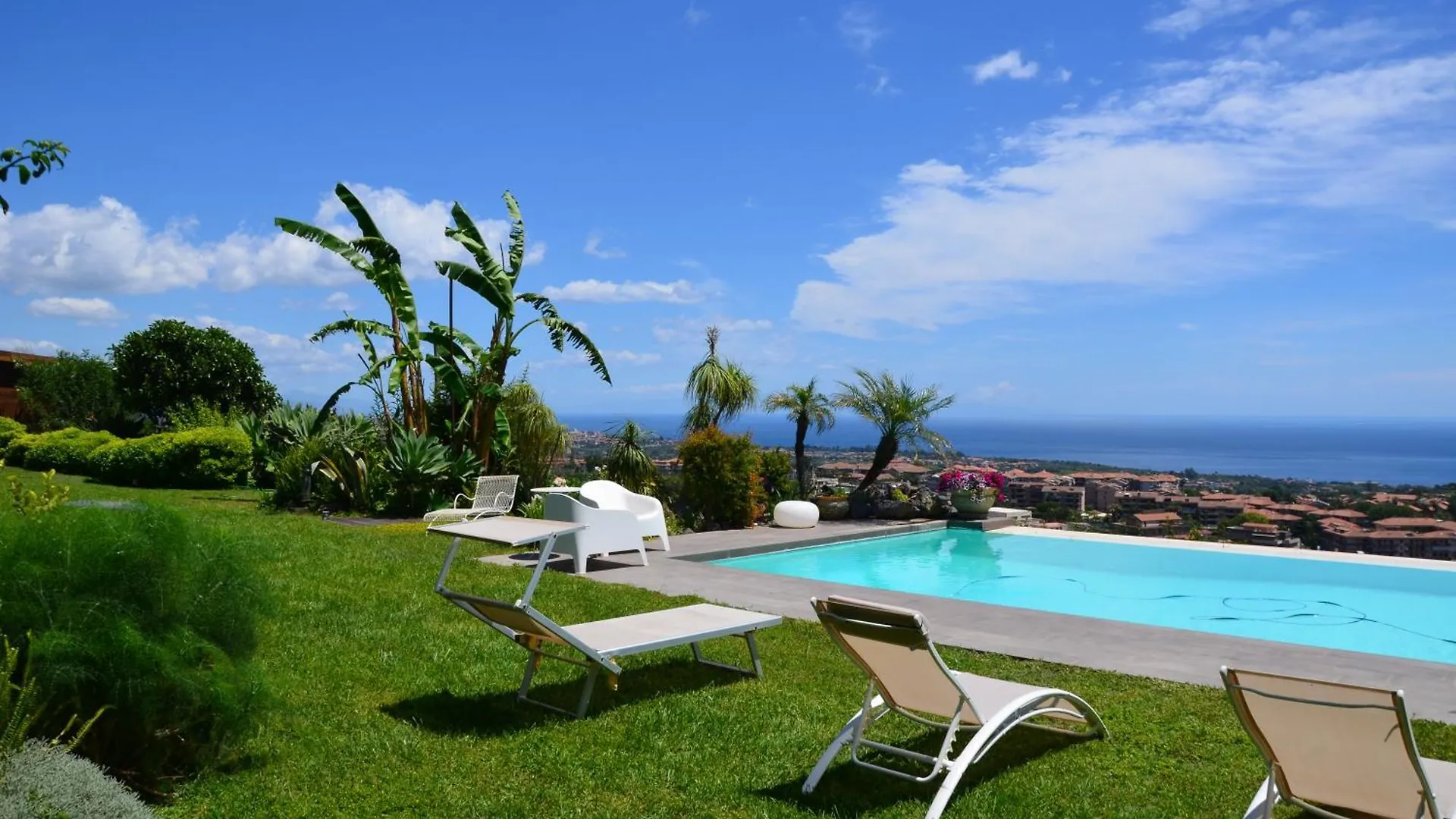 Bed and Breakfast La casa del panorama Valverde  3*, Valverde (Sicily) Italia