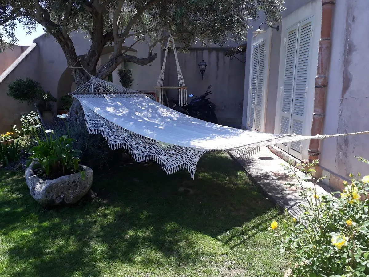 ***  Bed and Breakfast La casa del panorama Valverde  Italia